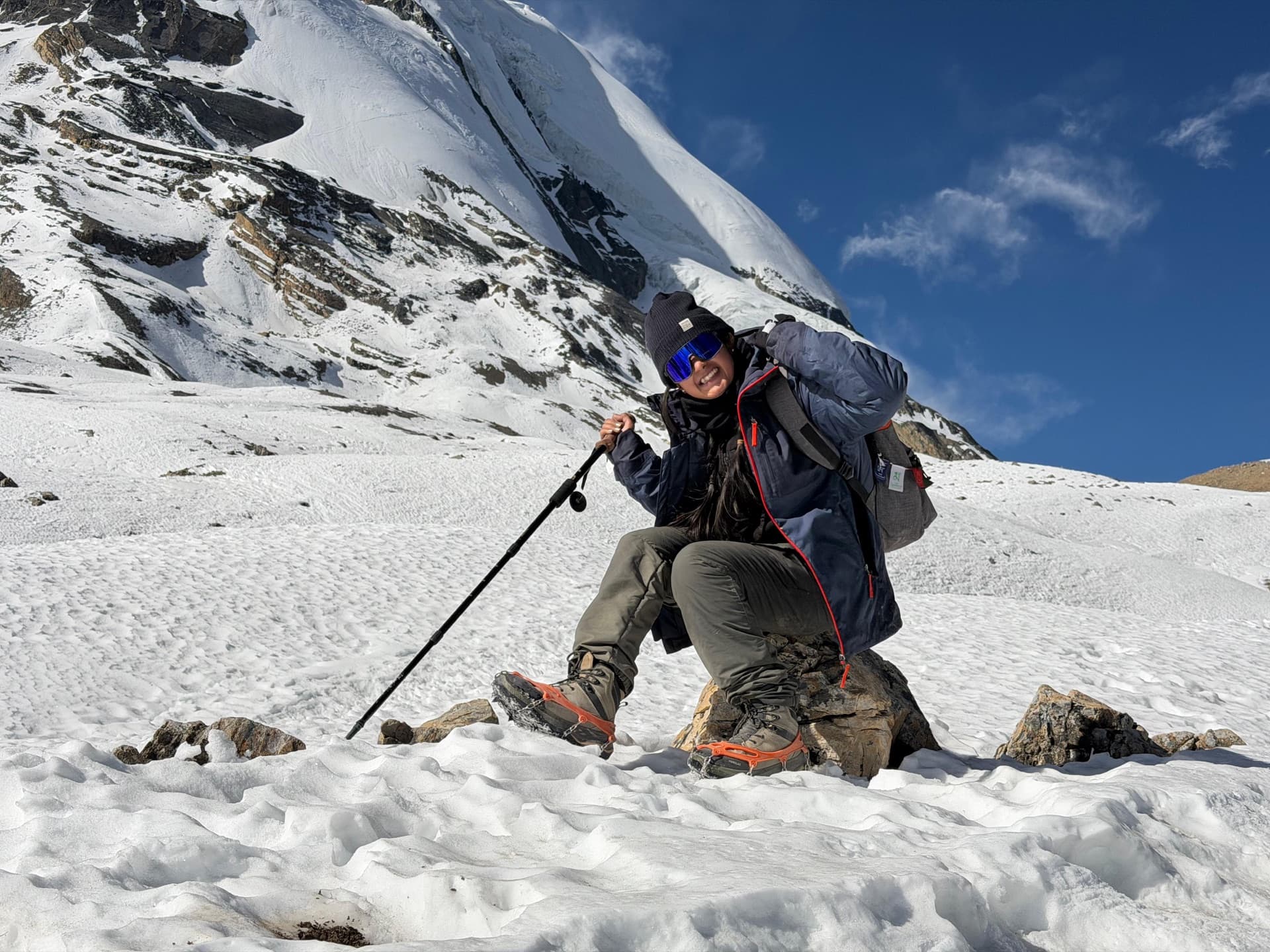Mountain pass approach on the Annapurna Circuit
